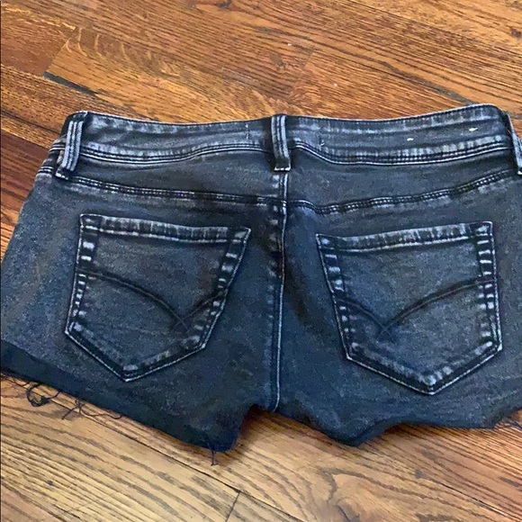 Shorts - Picture 2 of 4